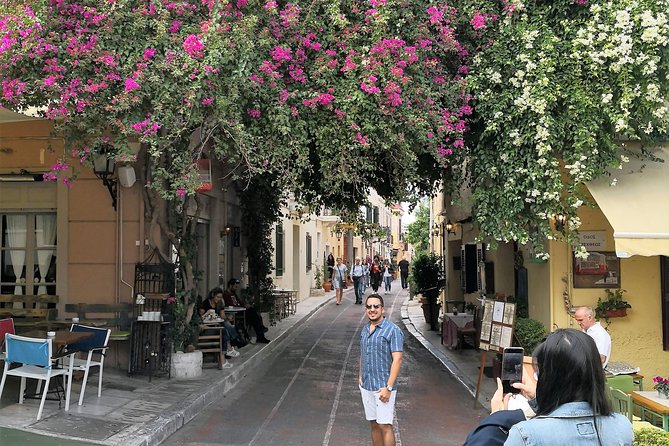 Athens Instagram Photo Tour: Most Instagrammable spots & Hidden gems - Presidential Mansion and the modern Greek state