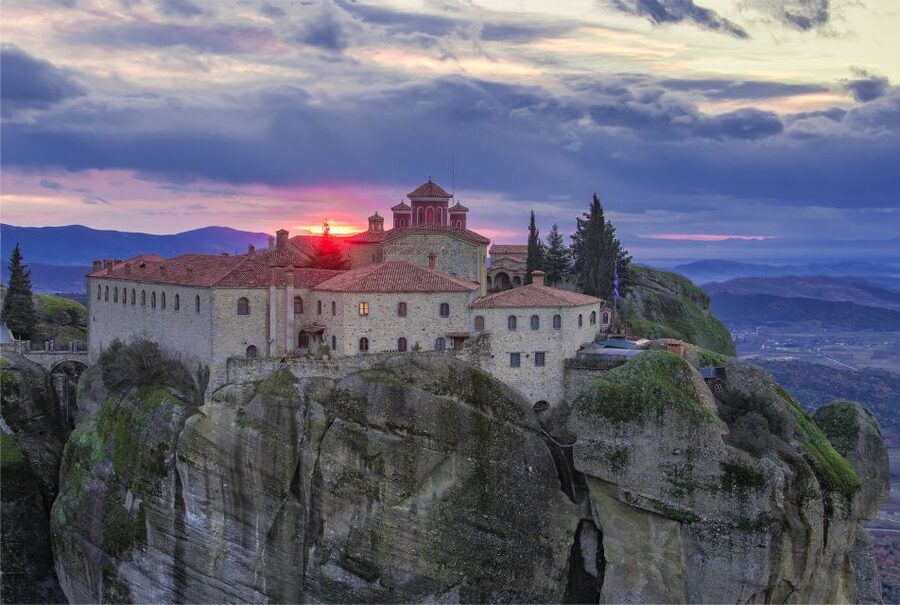 Athens: Meteora 2-Day Trip with Hotel, Sunset & Morning tour - Why two days works better than a quick Meteora visit