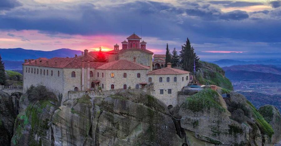 Athens: Meteora 2-Day Trip with Hotel, Sunset & Morning tour - Leaving Athens by replacement bus