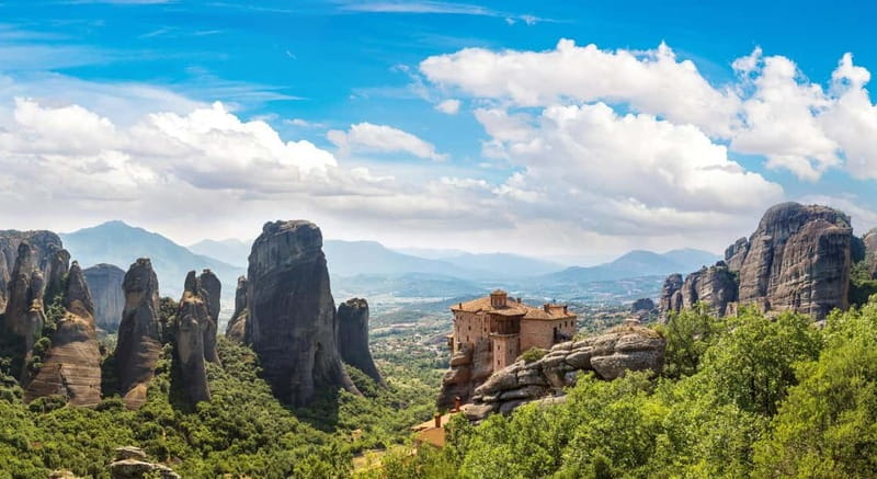 Athens: Meteora Day Trip in Spanish with Live Guide & Lunch - Panoramic viewpoints made for photographs