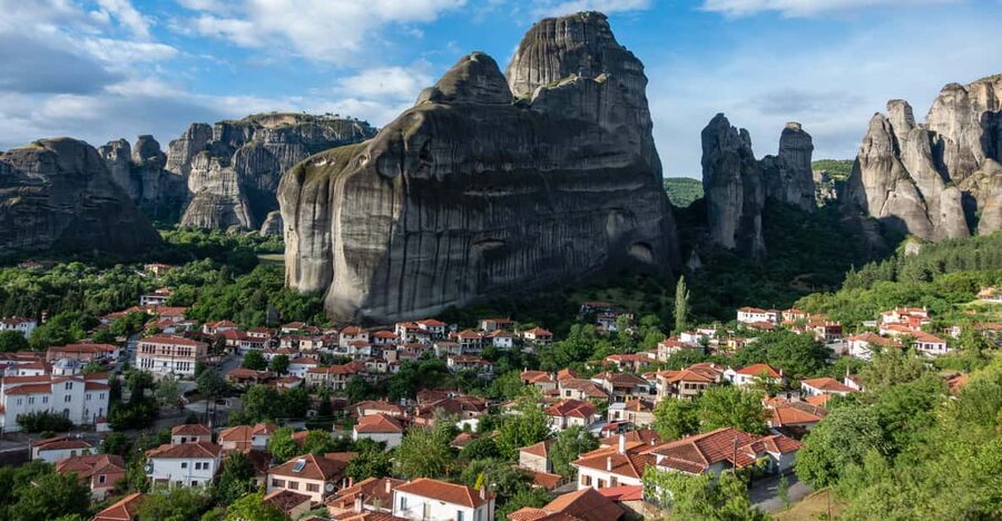 Athens: Meteora Day Trip with Audio Guide and Lunch Option - Why Meteora is worth the long ride from Athens