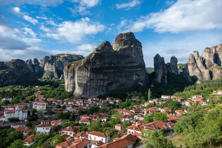 Athens: Meteora Day Trip with Audio Guide and Lunch Option - The 7:00 AM pickup in central Athens