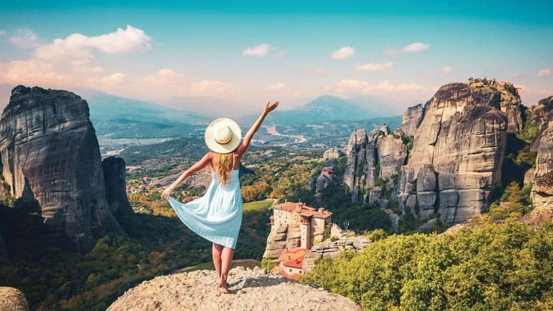 Athens: Meteora Monasteries Day Tour with Lunch - Meeting at St. Larissis Station
