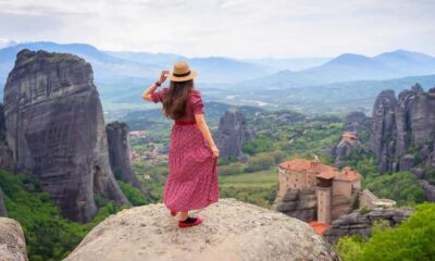 Meteora Monasteries Day Trip with Caves and Lunch