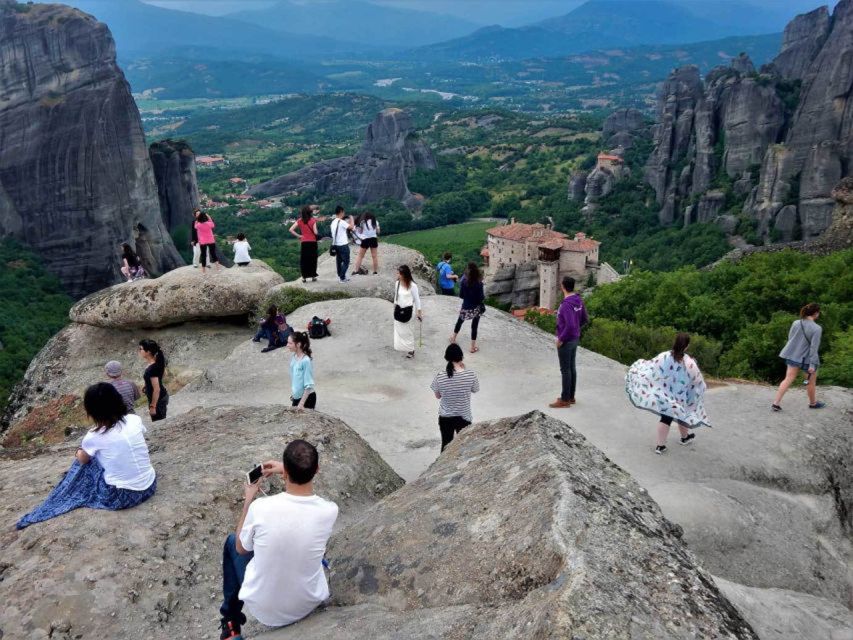 Athens: Meteora Monasteries Day Trip with Caves and Lunch - Three monasteries inside, eight from the road