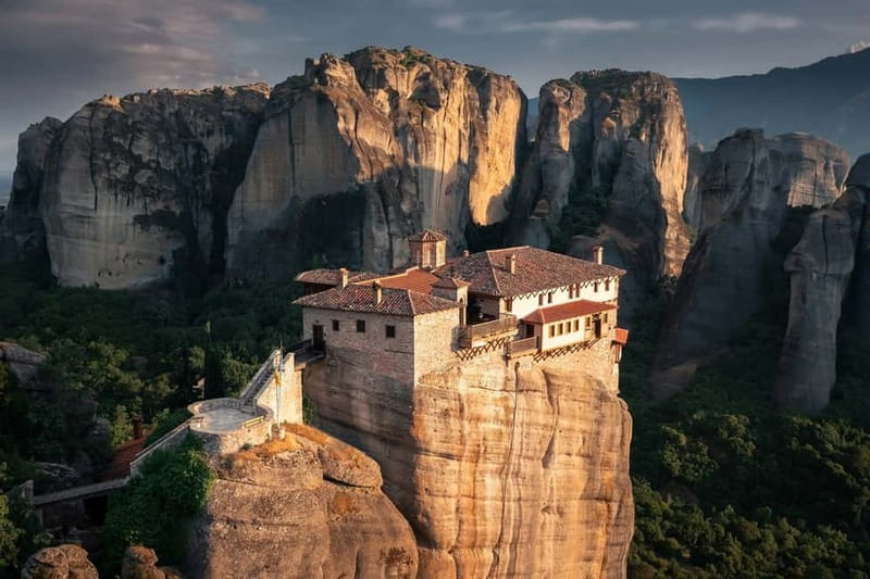 Athens: Meteora Monasteries Day Trip with Caves and Lunch - Viewpoints, photographs, and changing light