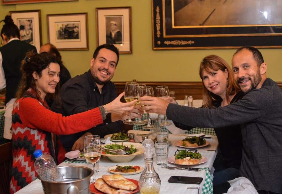 Athens: Private Evening City Walk & 4-Course Curated Dinner - Key points at a glance