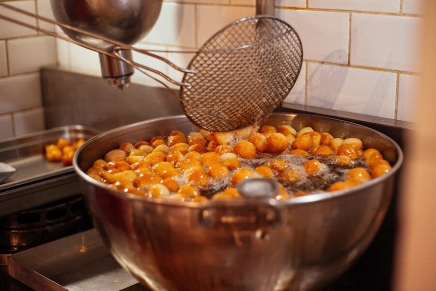 Athens: Private Food Tour – 10 Tastings With Locals - What the guides add to the experience