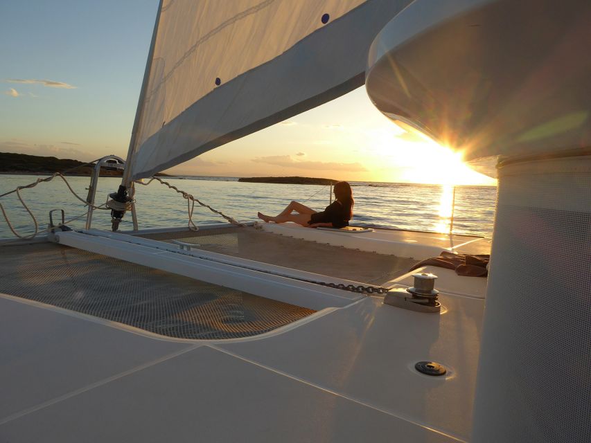 Athens: Riviera Catamaran Cruise with Meal and Drinks - Sailing back toward Alimos