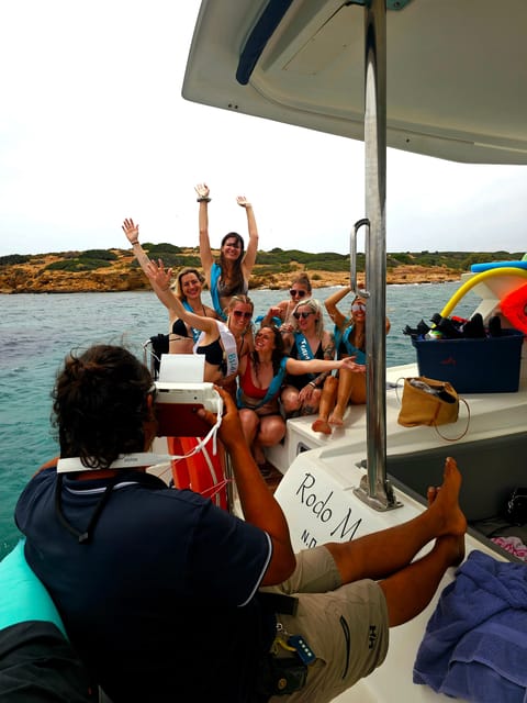 Athens: Riviera Catamaran Tour with Fresh Meal and Drinks - The first 75 minutes: sailing down the Riviera