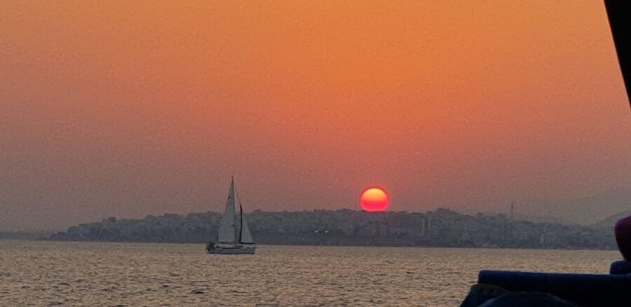 Athens: Riviera Catamaran Tour with Fresh Meal and Drinks - Hydrousa and the second water stop
