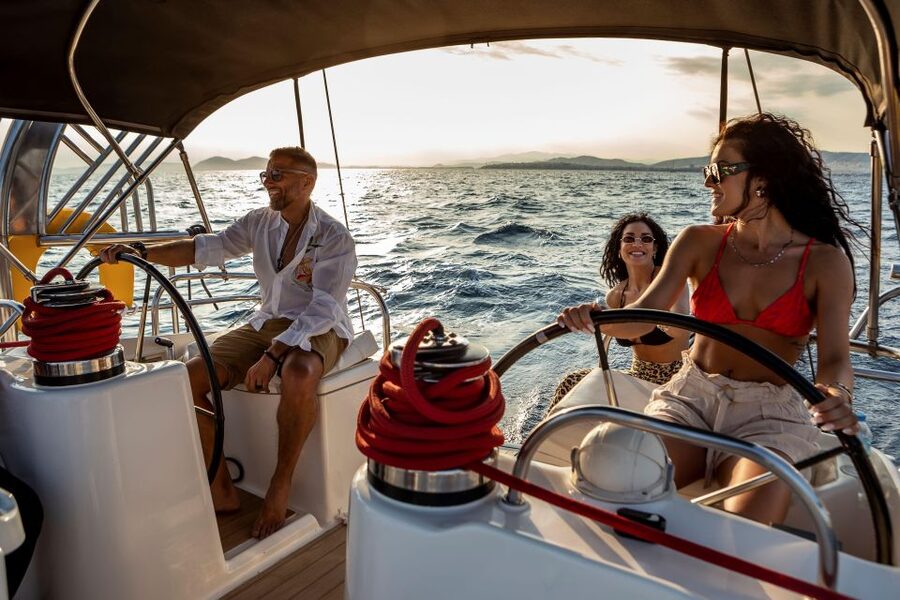 Athens Riviera: Private daily sailing cruise with lunch - What the crew and service add