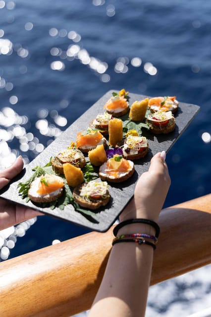 Athens: Saronic Islands Cruise with VIP Area Seating & Lunch - Poros: a brief green pause
