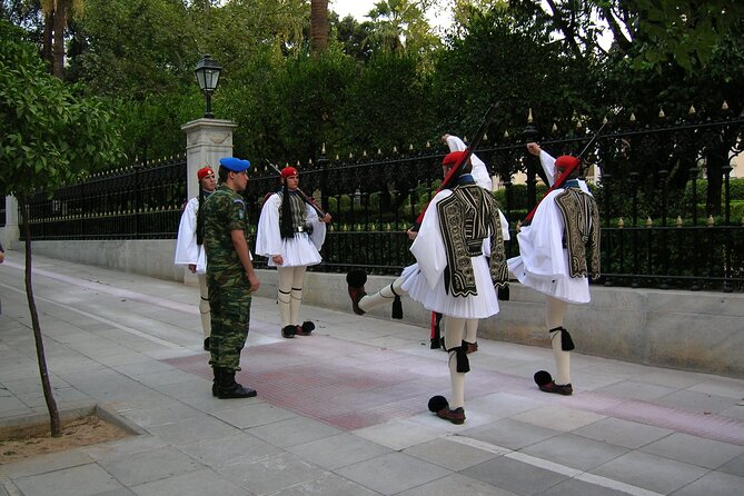 Athens Social and Political Walk - Parliament and the making of a modern nation