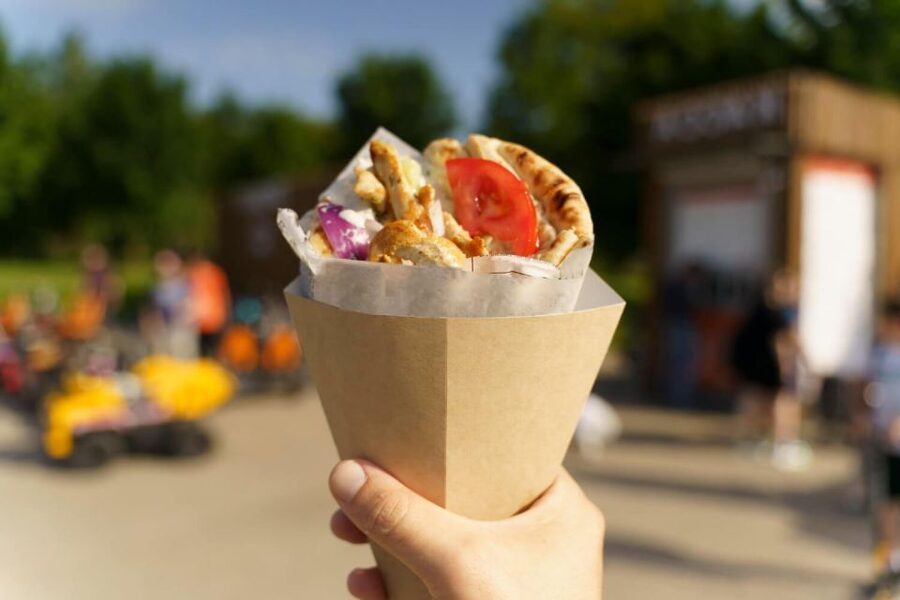 Athens: Street Food Tasting Tour - Meeting your guide at Syntagma Square