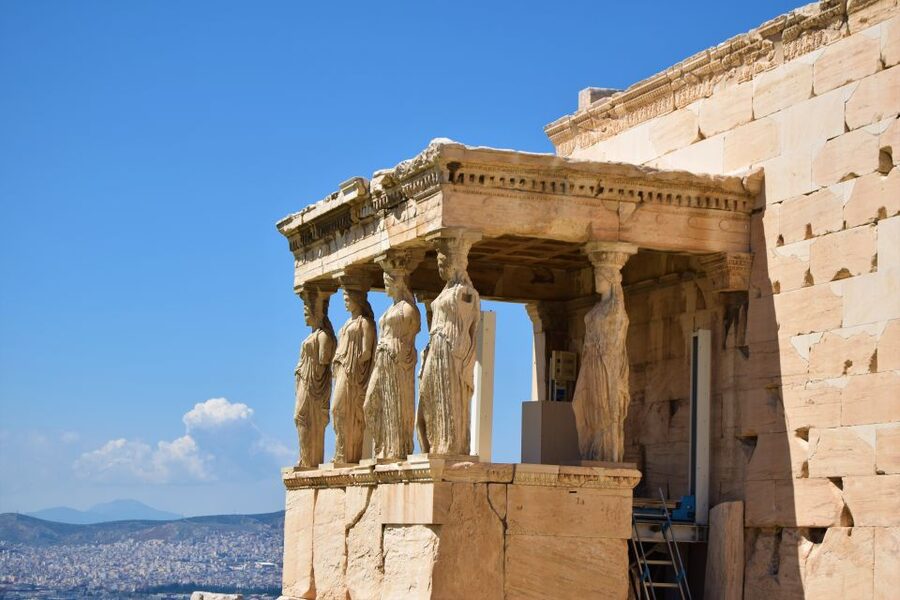 Athens: The Acropolis Guided Walking Tour in Dutch - Walking past the first hospital in Athens