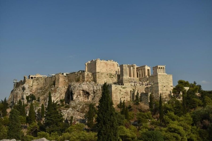 Athens: the Great Greek Philosophers Guided Tour in Spanish - The guide makes or breaks this experience