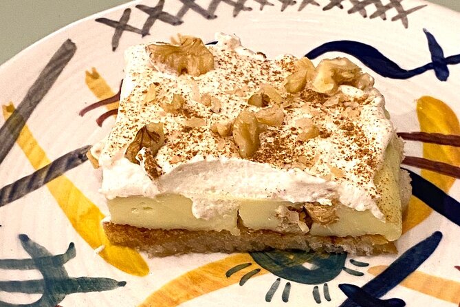 Athens: Traditional Vegan Cooking Class incl. Drinks - The meal, drinks, and social side