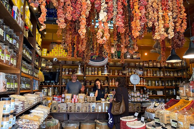 Athens Urban Treasure Hunt w Food Stop - Why this Athens treasure hunt feels different