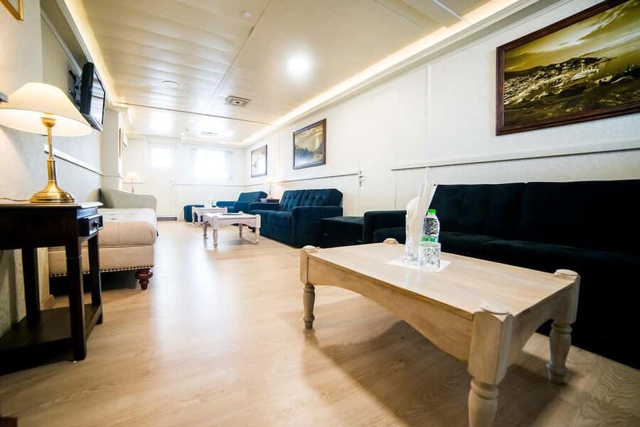 Athens: VIP Swimming Cruise to three islands - What this Athens Riviera cruise is really selling