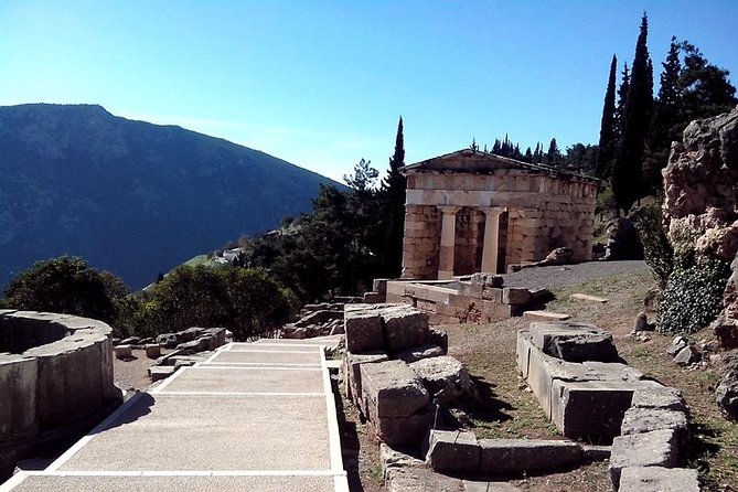 BEST PRIVATE TOUR TO DELPHI: Delphi Arachova Hosios Monastary - The Mount Parnassus drive from Athens