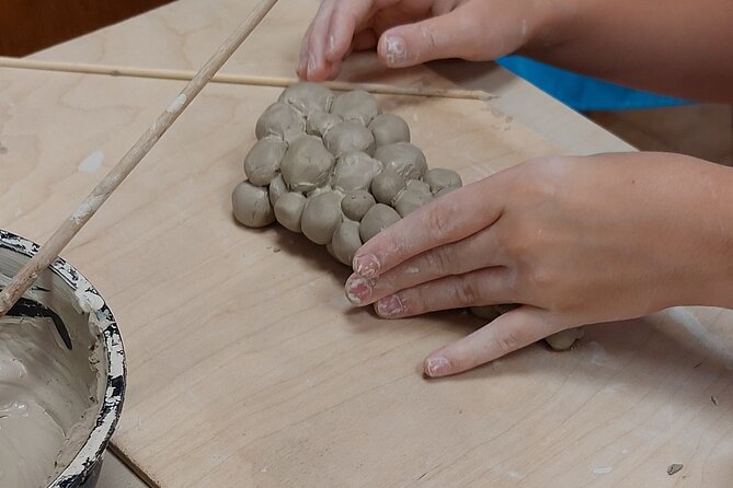 Ceramics Workshops For Kids Only / Artemida - From Cycladic Figures to Greek Fishing Boats