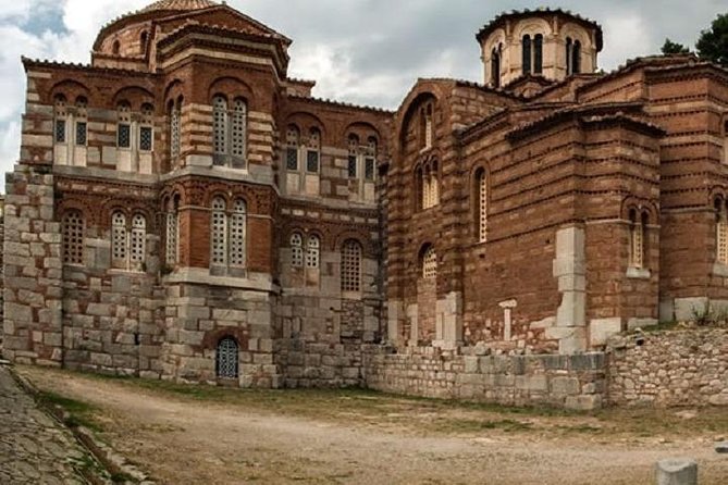 Delphi and Hosios Loukas Monastery Full Day Private Tour - Why the archaeological museum matters