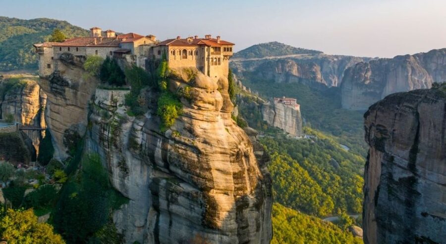 Delphi and Meteora: 2-Day Bus Tour from Athens - Thermopylae and the central Greece road journey