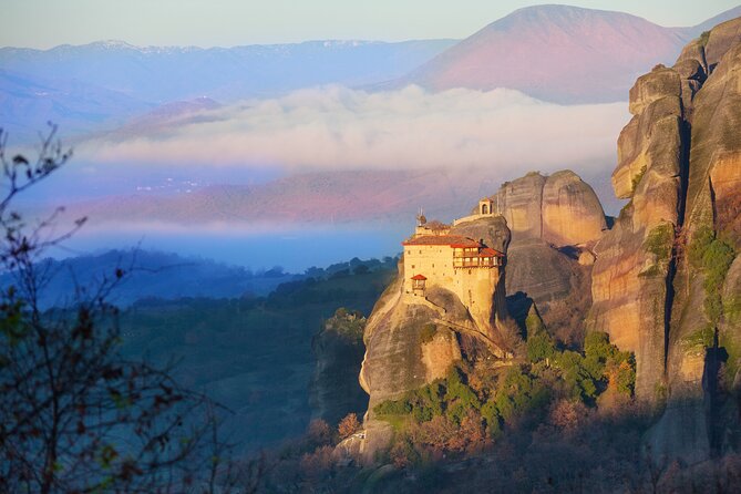 Delphi and Meteora, 2-Days Private Tour - Arachova gives the first day some breathing room