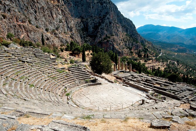 Delphi and Meteora, 2-Days Private Tour - Kalabaka and the first view of Meteora