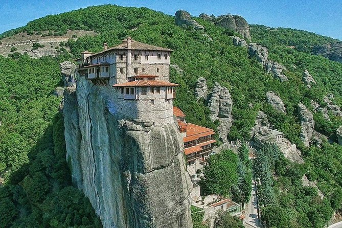 Delphi and Meteora Private Tour (up to 11 people) - What the price really covers