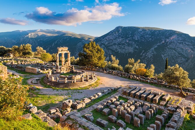 Delphi and Meteora Private Trip From Athens 2days ! - What the private van changes