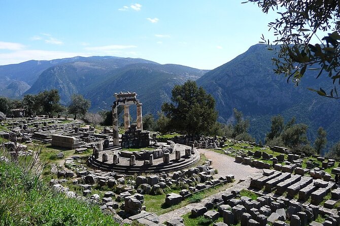 Delphi, Arachova and Levadia Krya Springs, Private Day Tour - Crossing Boeotia toward Mount Parnassus