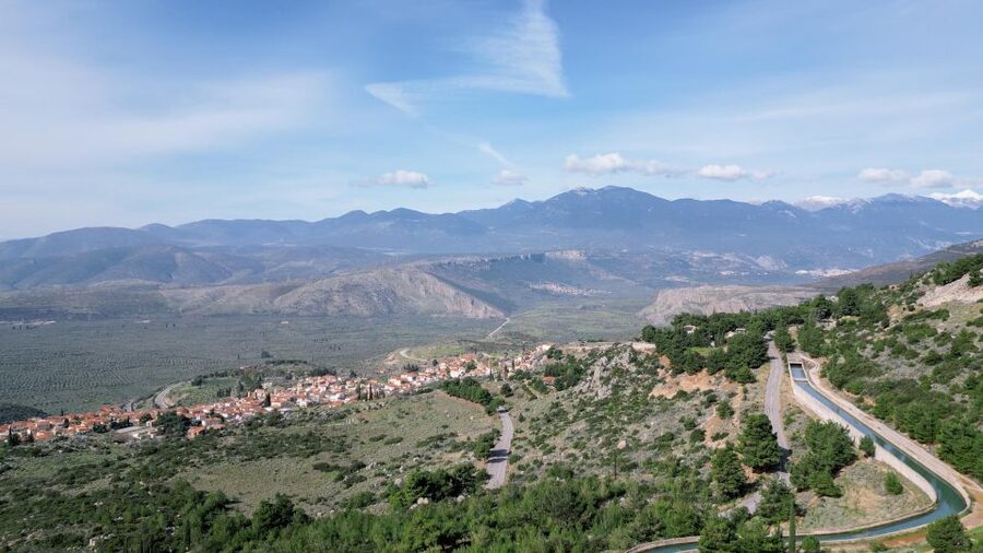 Delphi: Easy Hike on Ancient Path through the Olive Groves - Chriso village and the route toward Aggali