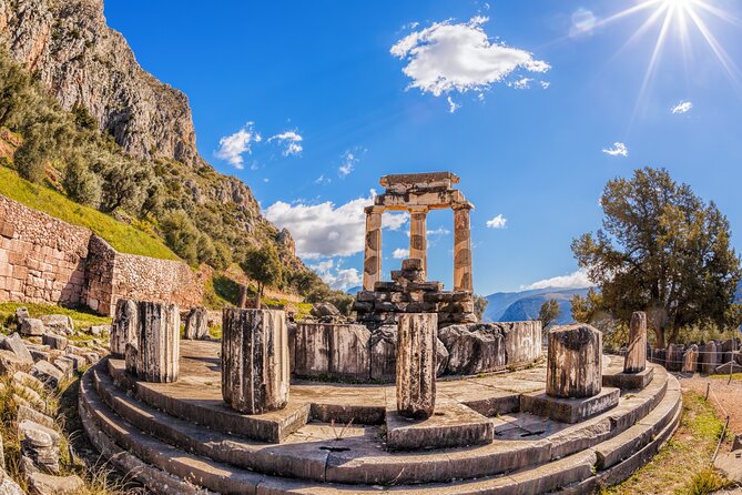 Delphi full day V.R audio guided tour with entry ticket - The Delphi Archaeological Museum, two hours indoors