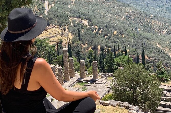Delphi Guided Small Group Day Tour from Athens - Arachova and the return through Mount Parnassus
