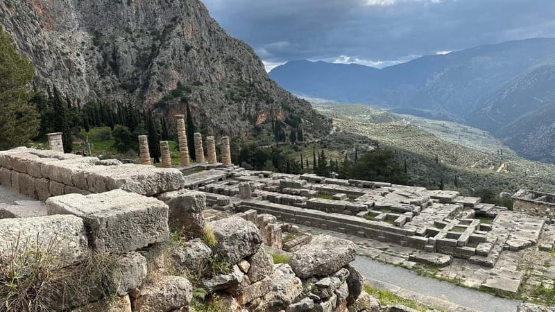 Delphi Navel Of Earth Hosios Loukas Full Day Private Tour - Key points at a glance