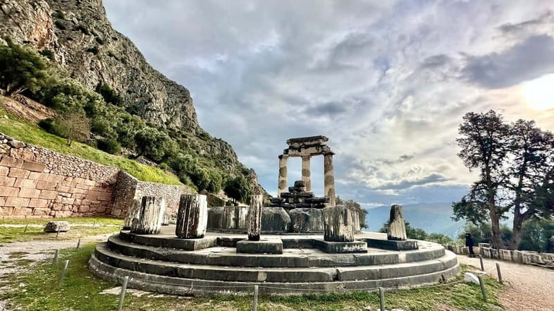 Delphi Navel Of Earth Hosios Loukas Full Day Private Tour - Pickup in Athens and the road to Mount Parnassus