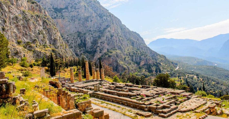 Delphi: Private Day Tour from Athens with Luxurious Vehicle - What the private vehicle includes, and what it does not