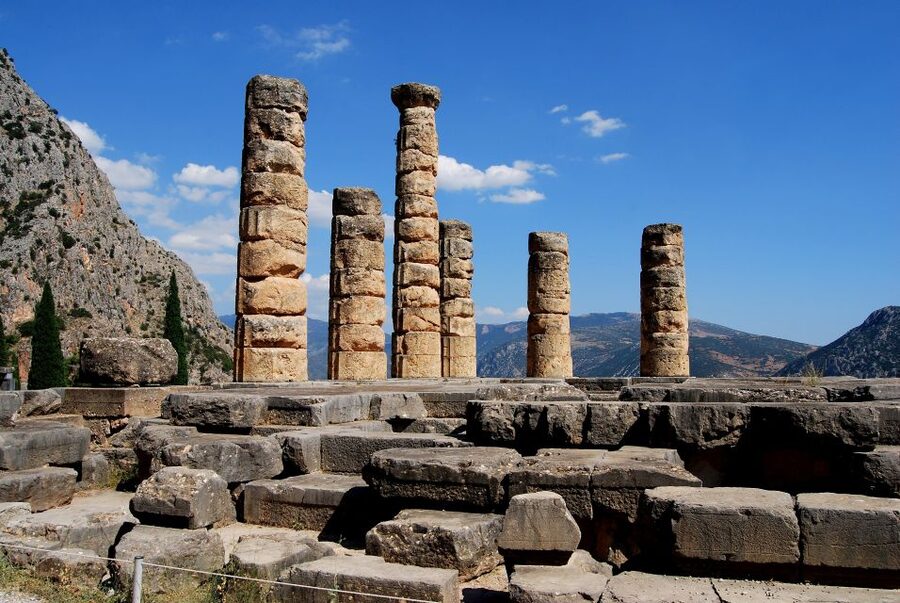 Delphi: Private Day Tour from Athens with Luxurious Vehicle - The Delphi Archaeological Museum’s essential pieces