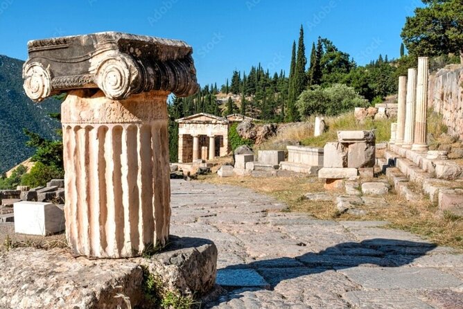 Delphi: Self-guided Audiovisual Tour with 3D Representations - The Tholos of Athena Pronaia