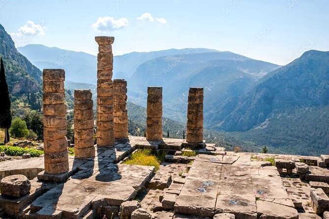 Delphi: Self-guided Audiovisual Tour with 3D Representations - What the app adds beyond ordinary audio