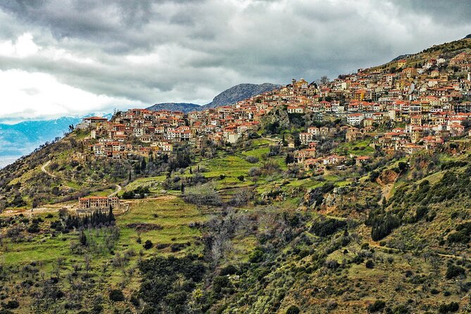 Delphi, Spanish guided one day tour - Lunch in Zemeno Arachovas
