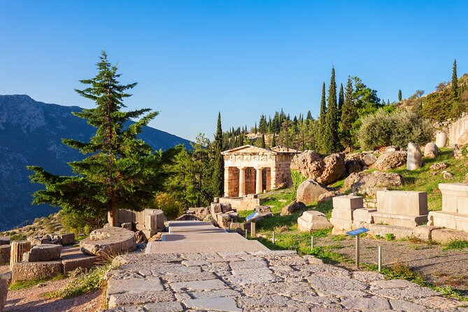 Delphi, Spanish guided one day tour - Spanish Guidance and the Human Factor