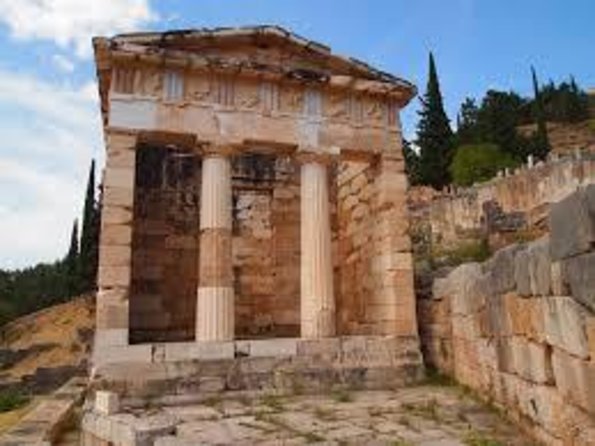 Delphi & Thermopylae Full Day Private Tour from Athens - Arachova and the Ride Home