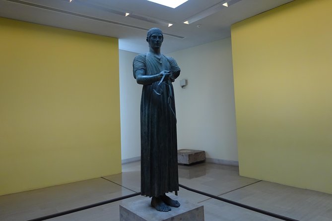 Delphi with Professional English Guide and Transportation - Who will get the most from this tour