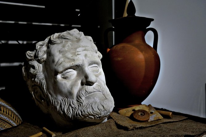 Discover your talent in sculpture, in a country where golden section was born. - Your first look at the ancient-style room