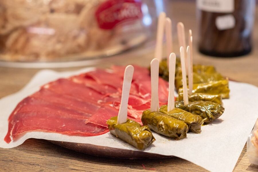 Explore the Hidden Food Gems of Athens - Who should book it