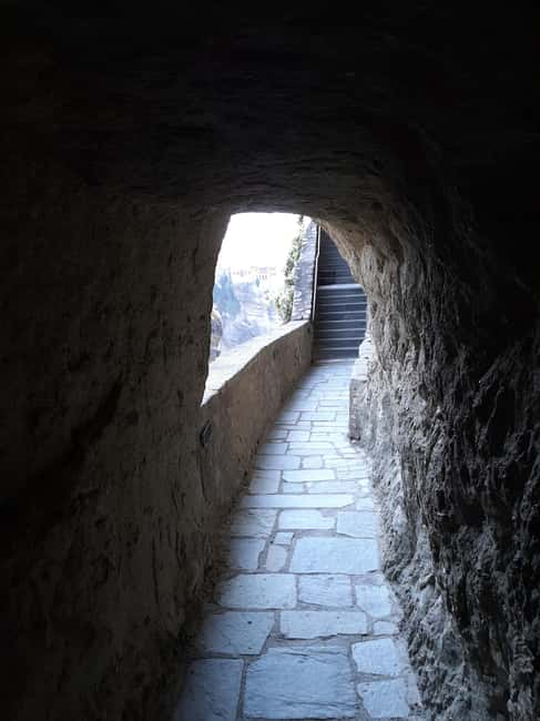 Feel Ancient thermal Spa Visit Delphi, Leonidas ℨoo Spaʀtan - Thermopylae and the story of Leonidas