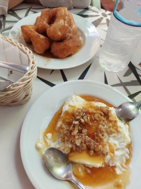 Food Tour evenings and Sundays - Plaka: food beside old Athens